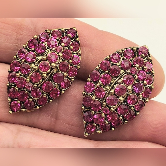 Jewelry Earrings Jewelry - Radiant Fuchsia Crystal Leaf Pierced Earrings